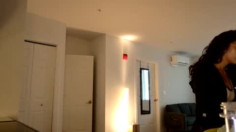 Snapshot of avvaiia chatting on February 2026 07:54:01 PM Avaia online show from February 2026 07:54:01 PM