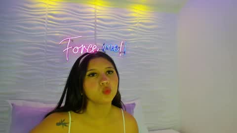 Avy  online show from December 2024 11:33:01 AM