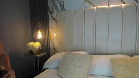 Avy  online show from October 2025 11:42:01 AM