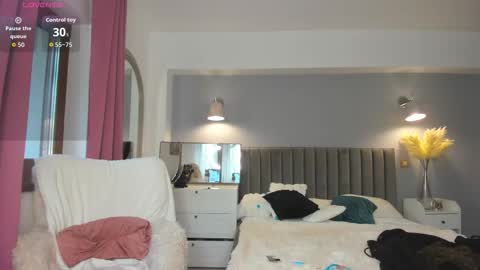 Jolie online show from October 2025 06:23:02 AM