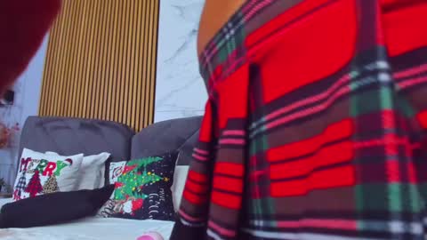 Snapshot of awww_ella chatting on December 2024 11:34:02 AM Ella online show from December 2024 11:34:02 AM