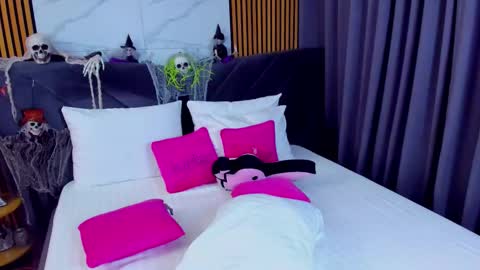 Snapshot of awww_ella chatting on October 2025 05:10:01 AM Ella online show from October 2025 05:10:01 AM