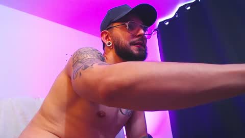 Snapshot of axel_7070 chatting on October 2025 07:26:02 PM Independiente Model online show from October 2025 07:26:02 PM