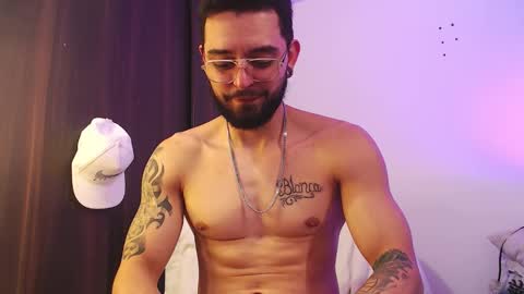 Snapshot of axel_7070 chatting on November 2025 04:07:01 PM Independiente Model online show from November 2025 04:07:01 PM