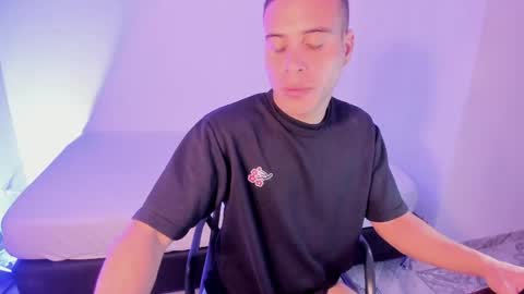 Snapshot of axel__fierro chatting on April 2026 08:00:02 PM axel__fierro online show from April 2026 08:00:02 PM