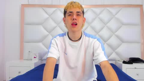 Axel cifer online show from January 2025 12:30:01 PM