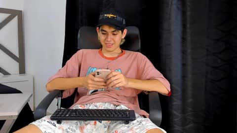 Axel cifer online show from January 2025 11:24:01 PM