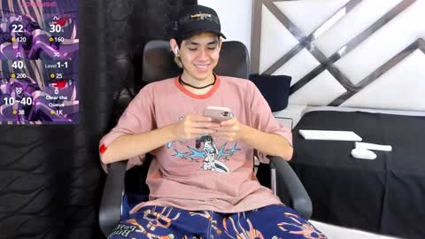 Axel cifer online show from February 2025 08:06:02 PM