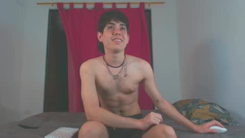 Axel cifer online show from November 2025 04:22:02 AM