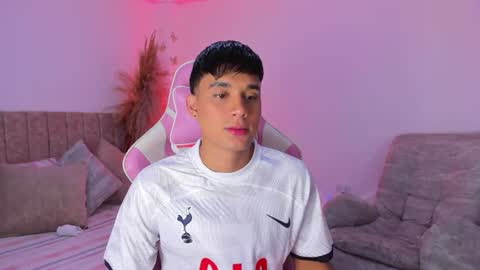 AXEL online show from June 2026 07:24:01 PM