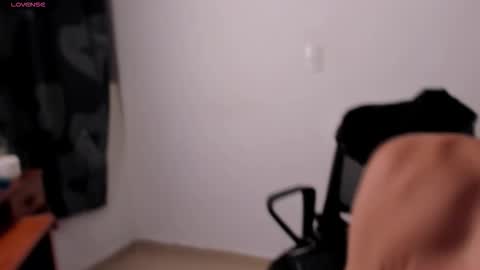 Snapshot of axel_davis_ chatting on November 2025 09:03:01 AM axel davis online show from November 2025 09:03:01 AM