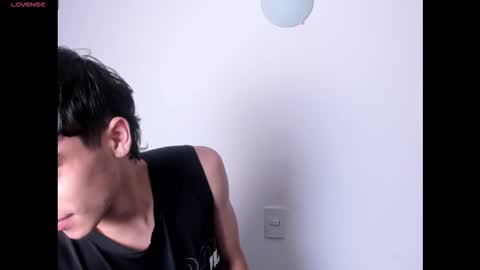 Snapshot of axel_davis_ chatting on November 2025 07:56:01 AM axel davis online show from November 2025 07:56:01 AM