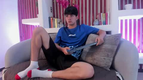 axel_draven online show from April 2026 12:20:01 PM