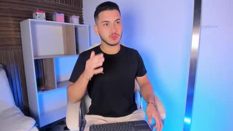 axel_grey_ online show from September 2025 12:39:02 PM