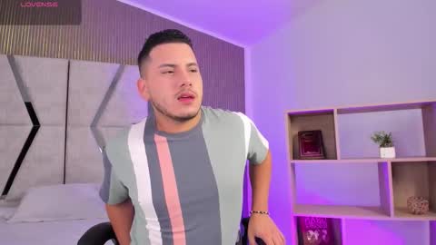 axel_grey_ online show from February 2026 12:47:02 PM