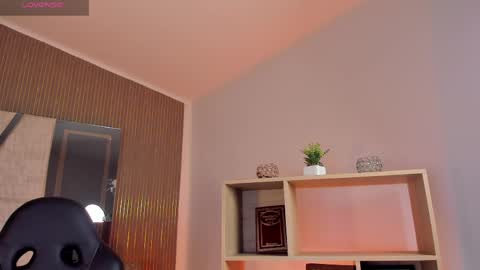 axel_grey_ online show from April 2026 12:43:02 PM