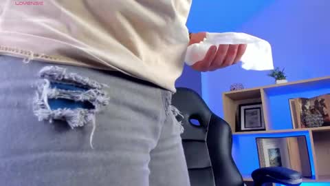 axel_grey_ online show from May 2026 12:55:02 PM