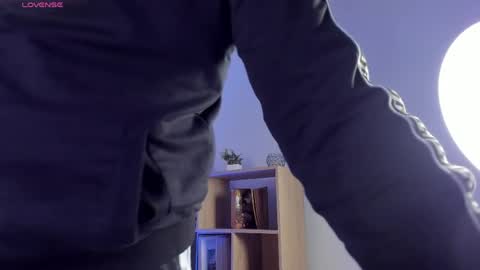 axel_grey_ online show from May 2026 12:45:02 PM
