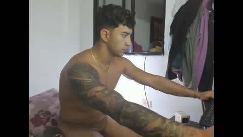 axel_hendrick online show from June 2026 10:23:02 PM