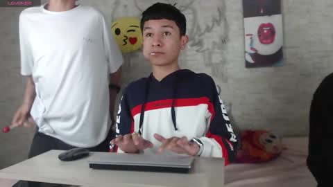 Snapshot of axel_milo_and_kairo chatting on November 2025 12:43:02 AM axel_milo_and_kairo online show from November 2025 12:43:02 AM