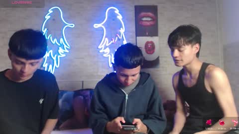 Snapshot of axel_milo_and_kairo chatting on November 2025 09:39:01 PM axel_milo_and_kairo online show from November 2025 09:39:01 PM