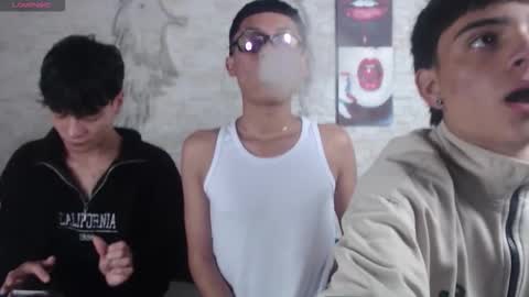 Snapshot of axel_milo_and_kairo chatting on December 2025 04:32:01 AM axel_milo_and_kairo online show from December 2025 04:32:01 AM