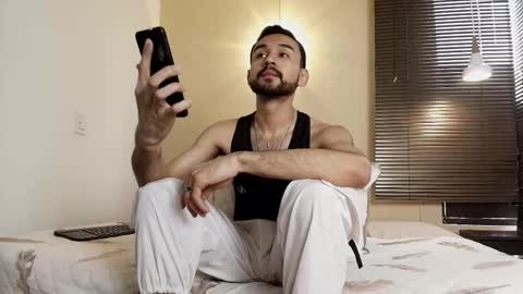 Snapshot of axel_moon_s chatting on November 2025 07:58:02 PM Axel Moon online show from November 2025 07:58:02 PM