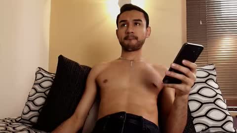 Snapshot of axel_moon_s chatting on November 2025 02:16:01 PM Axel Moon online show from November 2025 02:16:01 PM