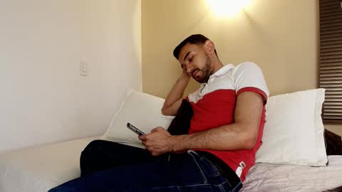 Snapshot of axel_moon_s chatting on November 2025 08:10:01 PM Axel Moon online show from November 2025 08:10:01 PM