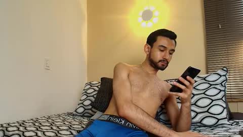 Snapshot of axel_moon_s chatting on December 2025 07:53:02 PM Axel Moon online show from December 2025 07:53:02 PM