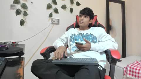 Snapshot of axel_rosse2 chatting on November 2025 10:23:02 PM axel_rosse2 online show from November 2025 10:23:02 PM