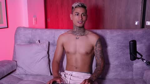 Snapshot of axel_villa chatting on January 2025 12:26:01 AM Agustin online show from January 2025 12:26:01 AM
