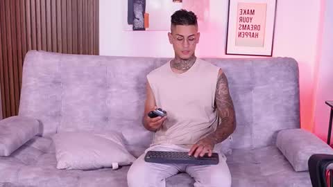 Snapshot of axel_villa chatting on March 2025 09:26:02 PM Agustin online show from March 2025 09:26:02 PM
