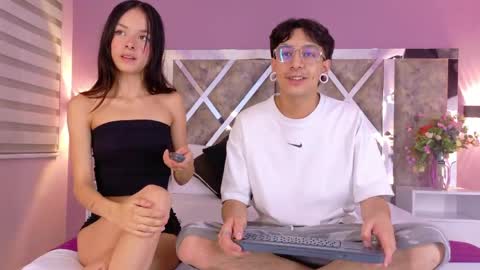 Snapshot of axelandrenata chatting on May 2026 02:05:02 AM Axel and Renata online show from May 2026 02:05:02 AM