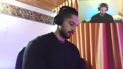 axelcr0ss online show from October 2025 01:57:01 AM