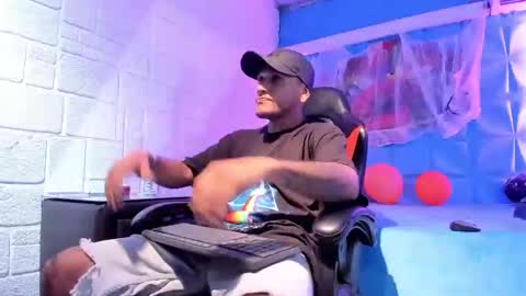 Snapshot of axell_cross2 chatting on October 2025 02:04:02 AM Axell Cross2 online show from October 2025 02:04:02 AM