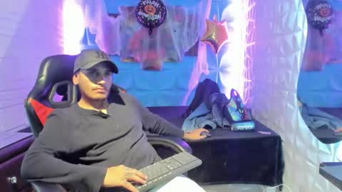 Snapshot of axell_cross2 chatting on November 2025 06:38:02 AM Axell Cross2 online show from November 2025 06:38:02 AM