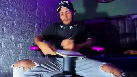 Snapshot of axell_cross2 chatting on December 2025 07:53:01 PM Axell Cross2 online show from December 2025 07:53:01 PM