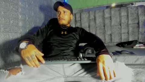 Axell Cross2 online show from January 2026 08:44:01 PM