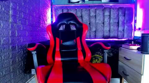 Axell Cross2 online show from May 2026 01:56:02 AM