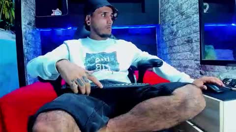 Axell Cross2 online show from May 2026 02:19:02 AM
