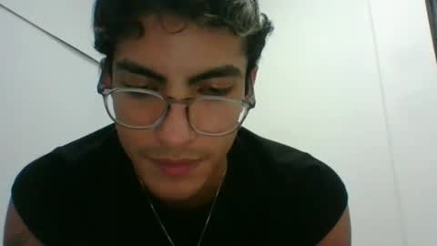 Axel  online show from February 2025 11:15:01 PM