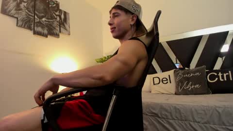 Snapshot of axelmartinezz chatting on May 2026 09:09:01 PM axelmartinezz online show from May 2026 09:09:01 PM