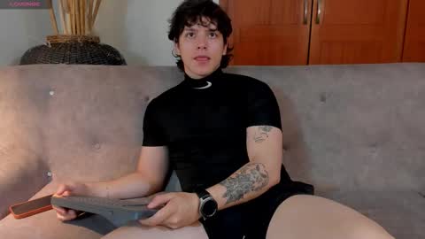 Axel Raven online show from October 2025 07:58:01 PM