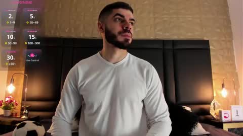 Snapshot of axelthompsom chatting on October 2025 11:20:02 AM Axel Thompsom online show from October 2025 11:20:02 AM