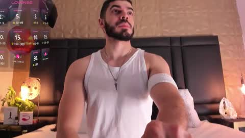 Snapshot of axelthompsom chatting on October 2025 12:39:02 PM Axel Thompsom online show from October 2025 12:39:02 PM