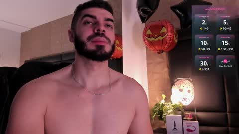 Snapshot of axelthompsom chatting on October 2025 11:25:01 AM Axel Thompsom online show from October 2025 11:25:01 AM