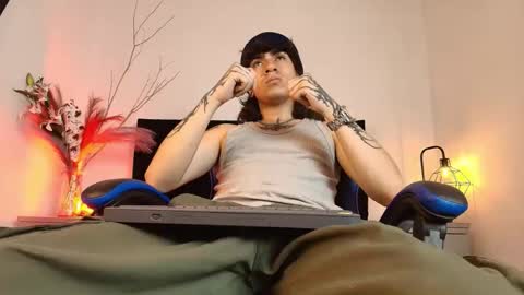 Snapshot of axl_kush_ chatting on April 2026 04:46:02 AM Axel Kush online show from April 2026 04:46:02 AM