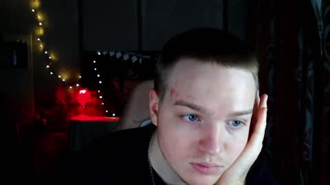 Snapshot of axxxturel chatting on February 2025 02:37:01 PM Ian skinny Slawa online show from February 2025 02:37:01 PM