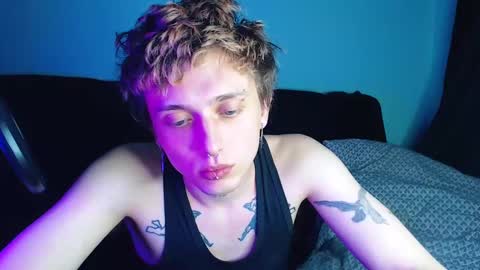 Snapshot of axxxturel chatting on February 2025 01:42:01 AM Ian skinny Slawa online show from February 2025 01:42:01 AM
